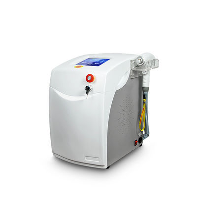 RL-808B μοντέλο 808nm Diode Laser Hair Removal Machine με διάρκεια ζωής 8 ετών και πυκνότητα ενέργειας > 115j/Cm2