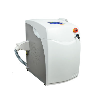 RL-808B μοντέλο 808nm Diode Laser Hair Removal Machine με διάρκεια ζωής 8 ετών και πυκνότητα ενέργειας > 115j/Cm2